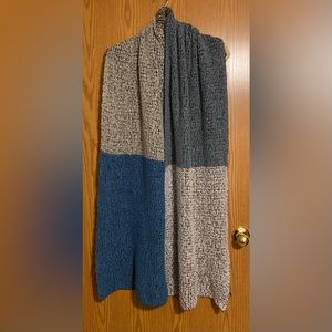Super soft wide scarf block pattern